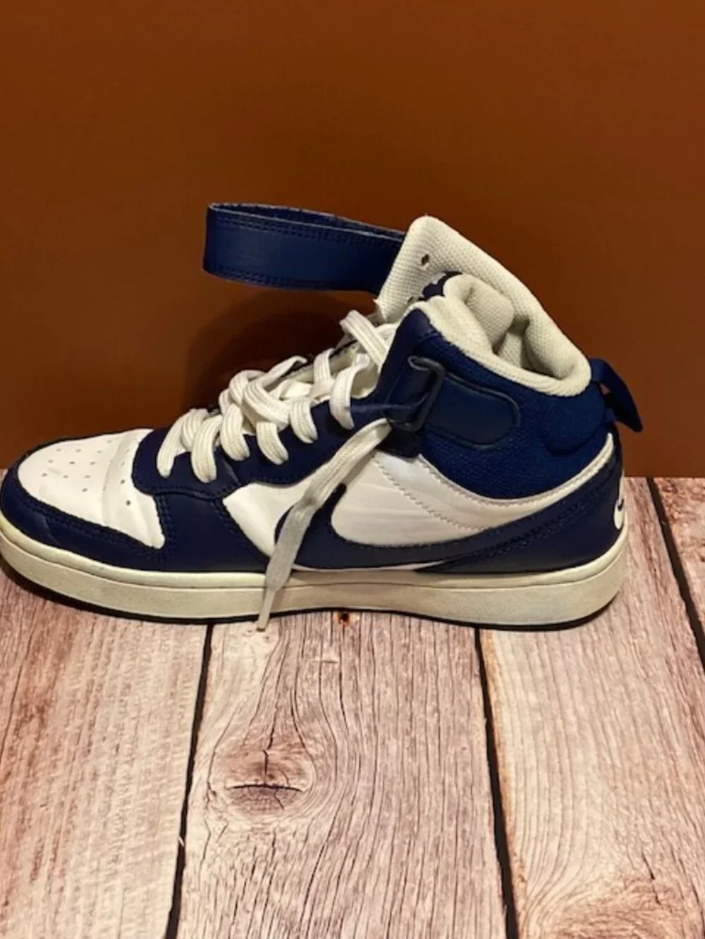 Nike Court Borough Mid Gir's Sneakers
